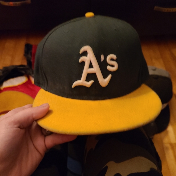 Snapback - Picture 4 of 16